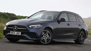 Mercedes C 300 e - static front 3/4